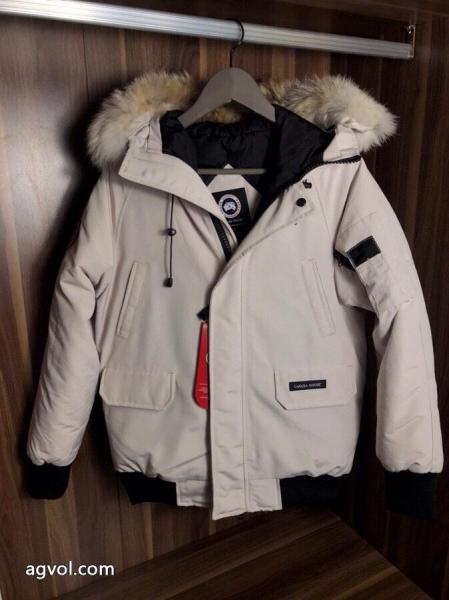 洗練された印象 人気セール高品質 ファション性の高いCanada Goose激安 ブランドダウンジャケット.. 1